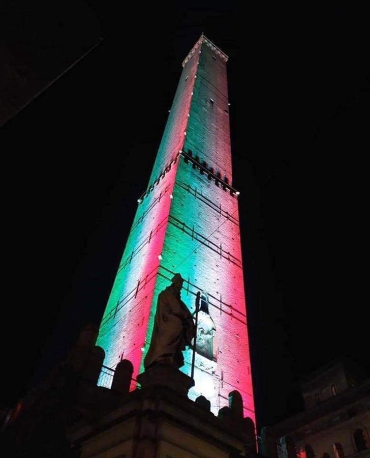 M2Bo Dossetti 27 - Fiera Apartment Bologna Luaran gambar