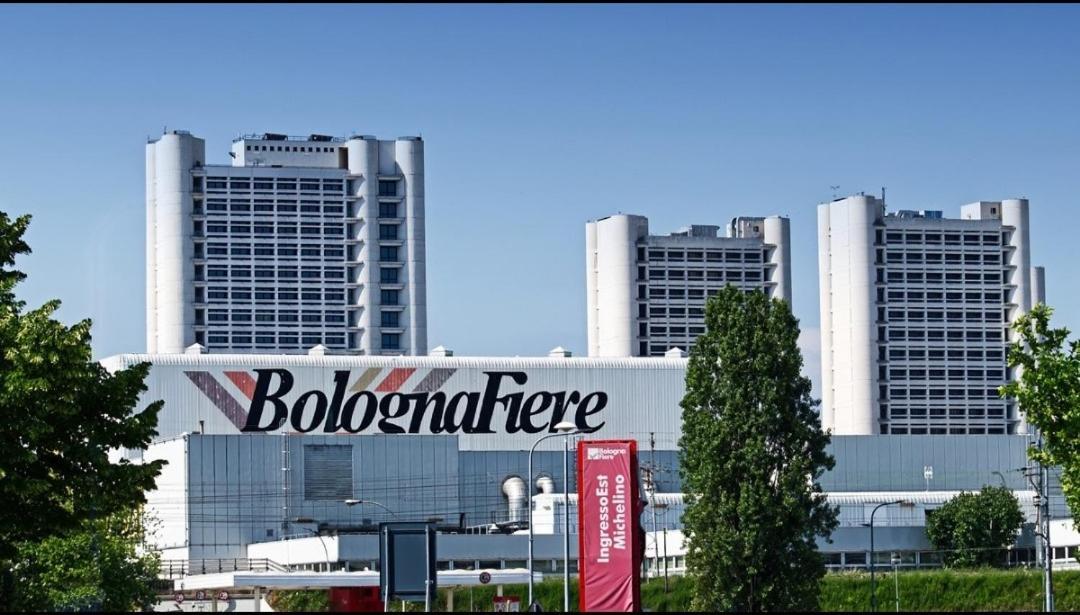M2Bo Dossetti 27 - Fiera Apartment Bologna Luaran gambar